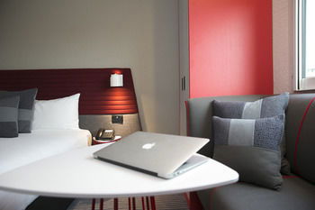 Ibis Sydney Airport - Sydneys Hotel 11
