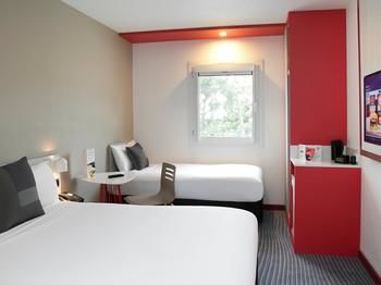 Ibis Sydney Airport - Sydneys Hotel 24