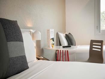 Ibis Sydney Airport - Sydneys Hotel 28