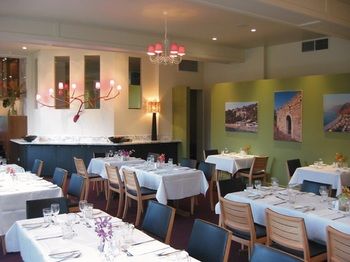 Best Western Plus The Tudor-Box Hill - Sydneys Hotel 8