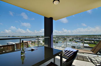 Pumicestone Blue - Sydneys Hotel 6