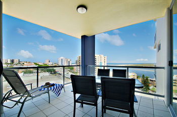 Pumicestone Blue - Sydneys Hotel 7