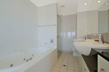 Pumicestone Blue - Sydneys Hotel 12