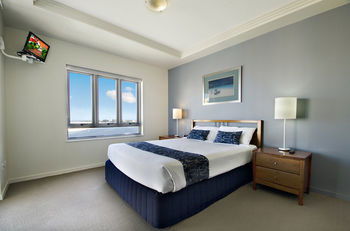 Pumicestone Blue - Sydneys Hotel 19