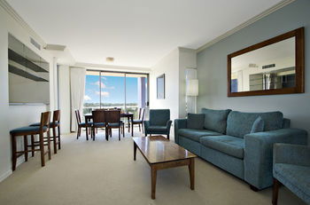 Pumicestone Blue - Sydneys Hotel 36