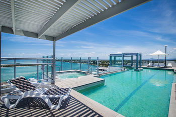 Pumicestone Blue - Sydneys Hotel 44