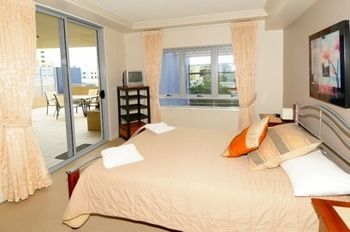 Pumicestone Blue - Sydneys Hotel 49