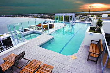 Pumicestone Blue - Sydneys Hotel 0