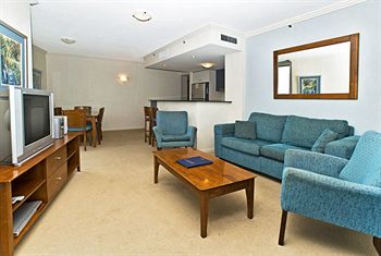 Pumicestone Blue - Sydneys Hotel 1