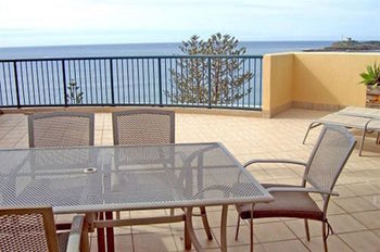 Peninsular Beachfront Resort - Sydneys Hotel 4