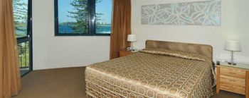 Peninsular Beachfront Resort - Sydneys Hotel 29