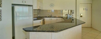 Peninsular Beachfront Resort - Sydneys Hotel 39