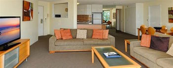 Peninsular Beachfront Resort - Sydneys Hotel 43