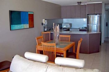 Peninsular Beachfront Resort - Sydneys Hotel 48