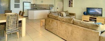Peninsular Beachfront Resort - Sydneys Hotel 80