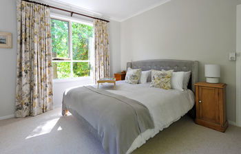 Valley Ranges Getaways - Sydneys Hotel 14