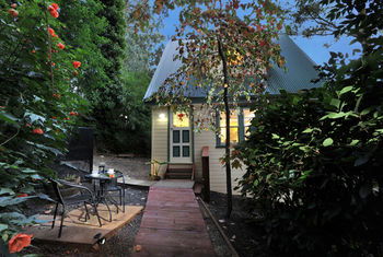 Valley Ranges Getaways - Sydneys Hotel 19