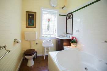 Adeline Bed And Breakfast - Sydneys Hotel 13