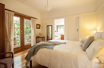 Adeline Bed And Breakfast - Sydneys Hotel 27