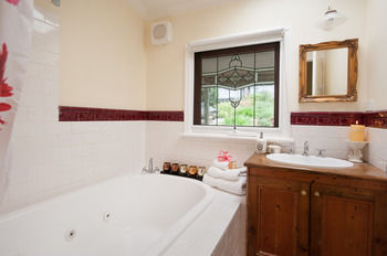 Adeline Bed And Breakfast - Sydneys Hotel 29