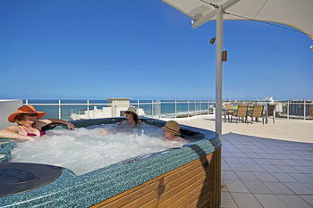 Aqua Vista Resort - Sydneys Hotel 27