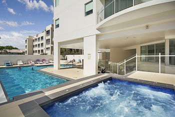 Aqua Vista Resort - Sydneys Hotel 92