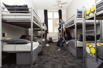 United Backpackers Melbourne - Sydneys Hotel 10