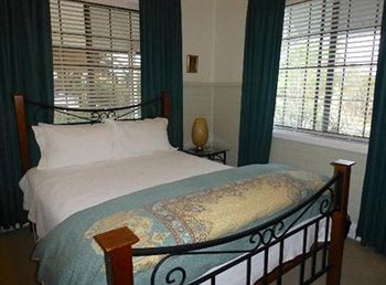 A Room With A View Bed & Breakfast - Sydneys Hotel 2