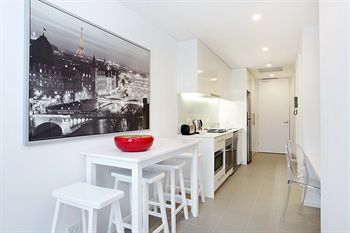 ALT Tower Serviced Apartments - Sydneys Hotel 3