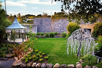 Elizabethan Lodge - Sydneys Hotel 6