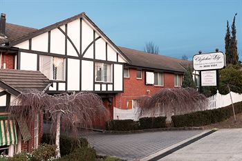 Elizabethan Lodge - Sydneys Hotel 9