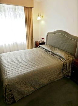 Elizabethan Lodge - Sydneys Hotel 17