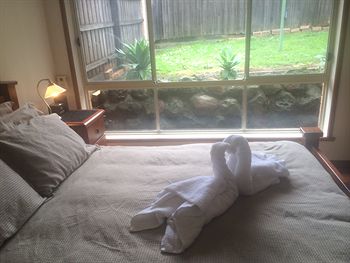 Australian Home Away @ East Doncaster Andersons Creek 1 - Sydneys Hotel 5