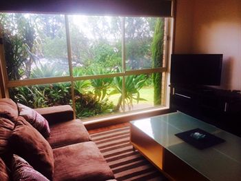 Australian Home Away @ East Doncaster Andersons Creek 1 - Sydneys Hotel 12