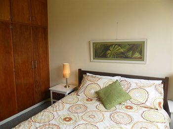 Australian Home Away @ Richmond - Sydneys Hotel 4