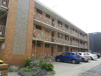 Australian Home Away @ Richmond - Sydneys Hotel 5