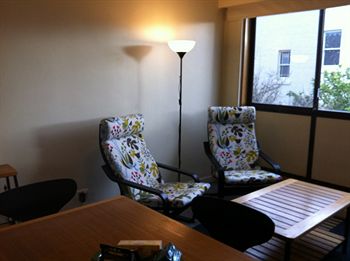 Australian Home Away @ Richmond - Sydneys Hotel 8