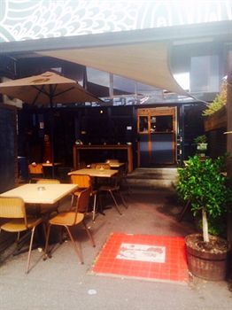 Australian Home Away @ Richmond - Sydneys Hotel 9