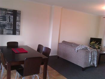 Australian Home Away @ Box Hill 32 - Sydneys Hotel 3