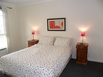 Australian Home Away @ Box Hill 32 - Sydneys Hotel 4