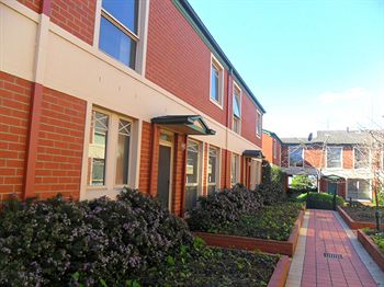 Australian Home Away @ Box Hill 32 - Sydneys Hotel 9