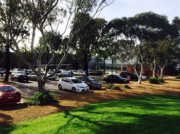 Australian Home Away @ Box Hill 32 - Sydneys Hotel 13