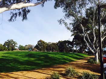 Australian Home Away @ Box Hill 32 - Sydneys Hotel 16