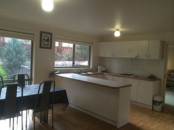 Australian Home Away Ringwood @ Bardia - Sydneys Hotel 2