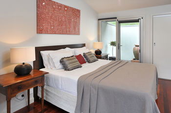 Araluen Villas - Sydneys Hotel 4