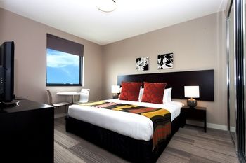 Quest Mascot Serviced Apartments - Sydneys Hotel 1