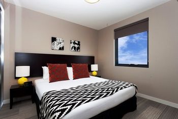 Quest Mascot Serviced Apartments - Sydneys Hotel 2