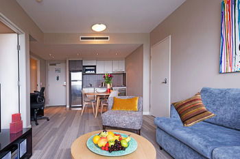 Quest Mascot Serviced Apartments - Sydneys Hotel 3