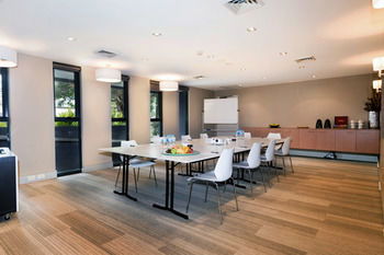 Quest Mascot Serviced Apartments - Sydneys Hotel 7