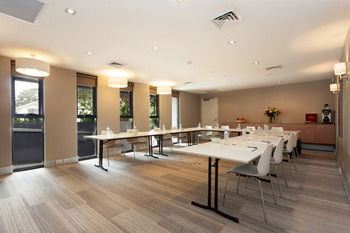 Quest Mascot Serviced Apartments - Sydneys Hotel 14